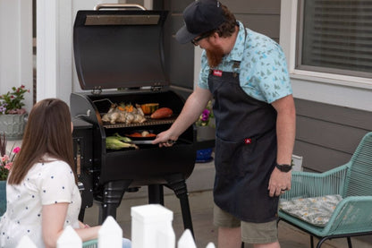 Camp Chef Deluxe Apron - APRB